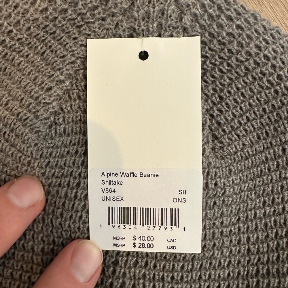 Vuori ALPINE WAFFLE BEANIE new with tag!